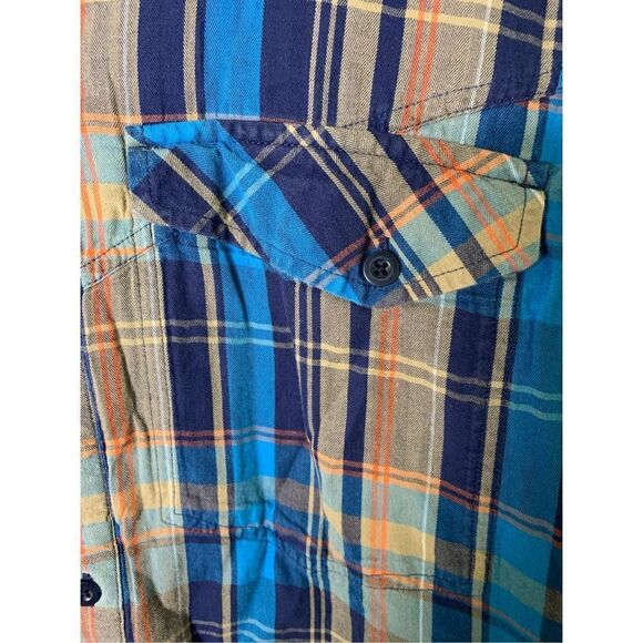 Mountain Hardwear plaid button down shirt men's size medium - Picture 4 of 5